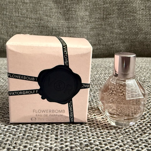 Viktor & Rolf Flowerbomb Eau De Parfum Miniature 7ml 0.24FL.Oz - Picture 5 of 14